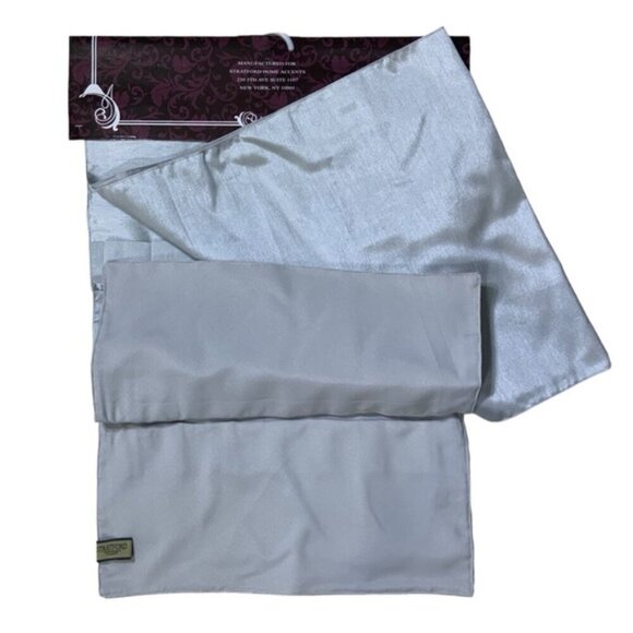 Elegant Bow Table Runner Reversible Silvery Gray Stratford Home 14 x 72 in 6 Ft - Picture 4 of 16